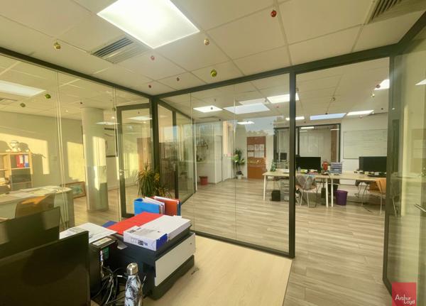Bureau à vendre à Nîmes avec accessibilité PMR et partie déjà louée