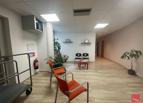 Bureau à vendre à Nîmes avec accessibilité PMR et partie déjà louée