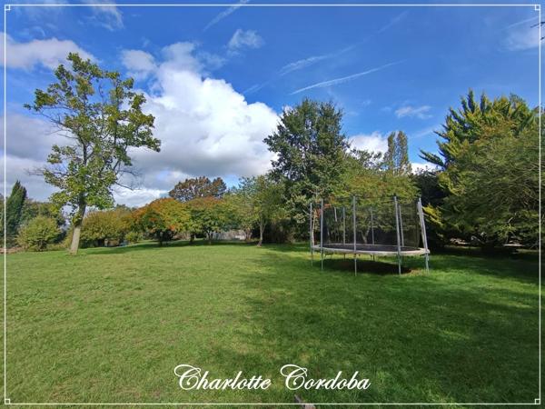 Maison en pierre de 313 m² avec vue panoramique et près de 2 hectares de terrain