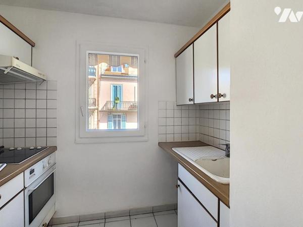 Appartement en étage élevé dans un résidence récente , proche du centre ville de Cannes à pieds .