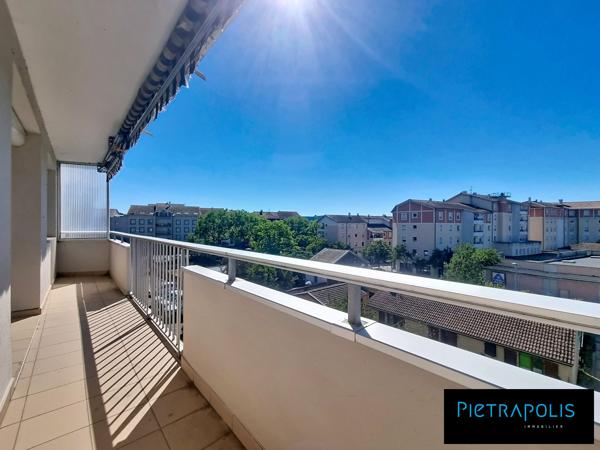 T4 de 82m2 - traversant - balcon - 3ème étage - stationnement privatif