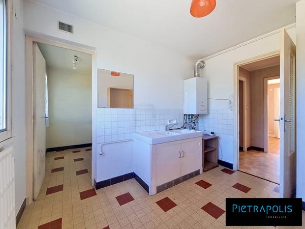T4 de 82m2 - traversant - balcon - 3ème étage - stationnement privatif