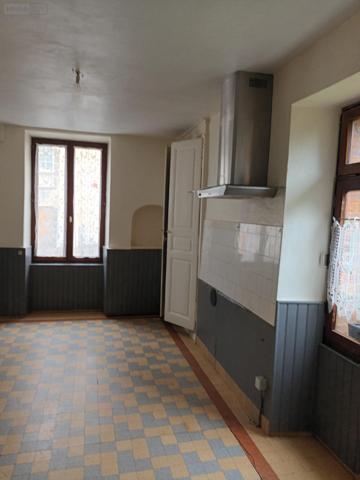 Maison à vendre à Fresnay-sur-Sarthe dans la Sarthe (72130), ref : MA364