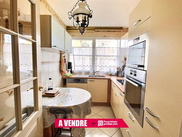 PLEIN CENTRE - TOUT A PIEDS -