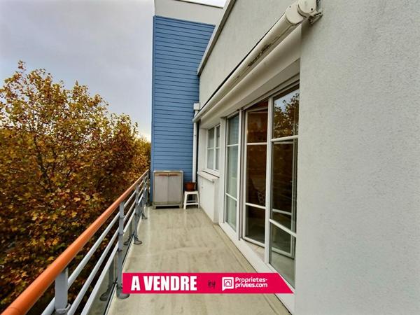 PLEIN CENTRE - TOUT A PIEDS -