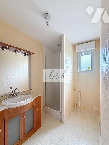 Appartement avec place de parking et cave