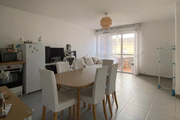 Bordeaux Chartrons T3 61 m2 avec loggia et place de parking