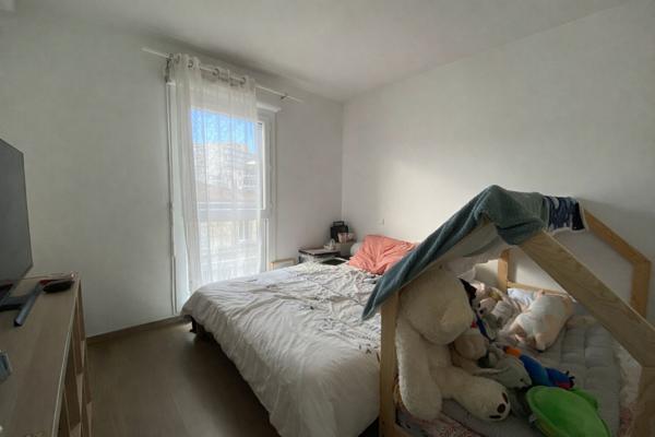 Bordeaux Chartrons T3 61 m2 avec loggia et place de parking