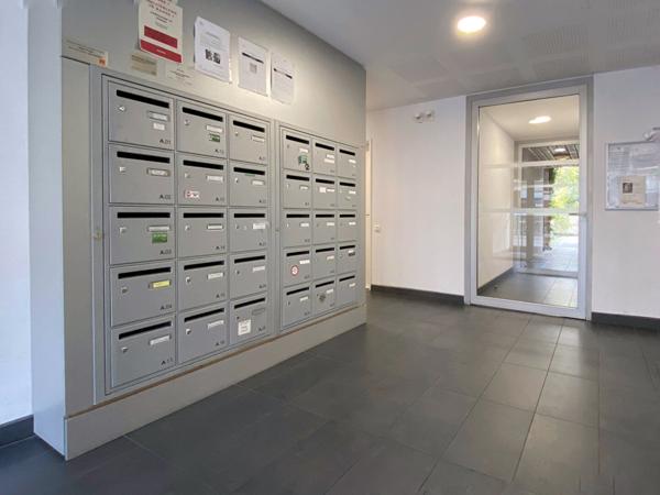 Bordeaux Chartrons T3 61 m2 avec loggia et place de parking