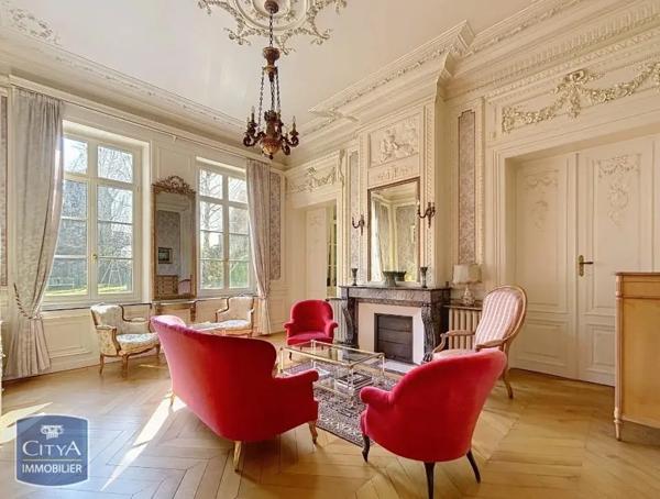 Demeure à vendre 10 pièces 390.81m²