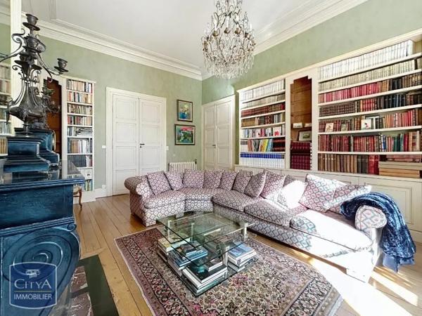 Demeure à vendre 10 pièces 390.81m²