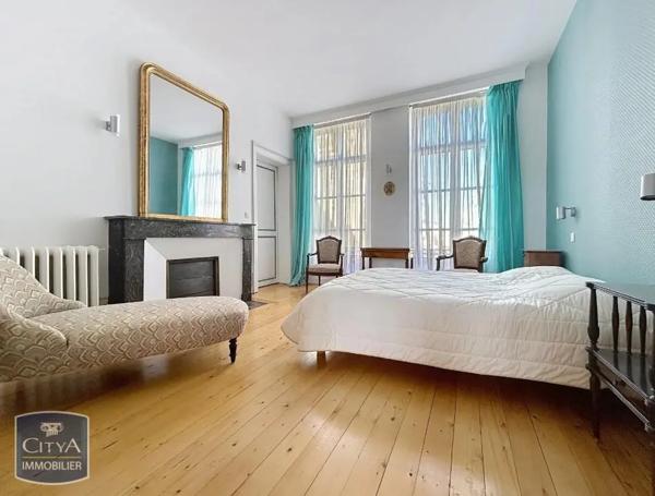 Demeure à vendre 10 pièces 390.81m²