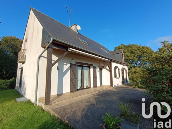 Maison traditionnelle 6 pièces de 165 m² à Plaintel (22940)