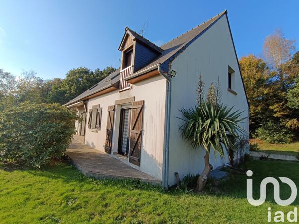 Maison traditionnelle 6 pièces de 165 m² à Plaintel (22940)