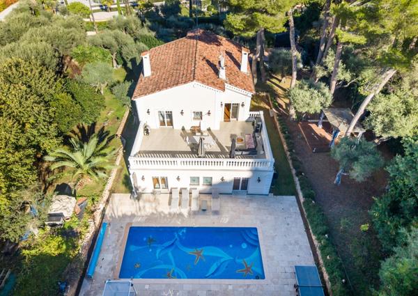Vente Villa de luxe Cap D'Antibes 5 Pièces 240 m²
