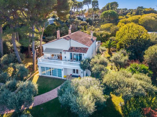 Vente Villa de luxe Cap D'Antibes 5 Pièces 240 m²