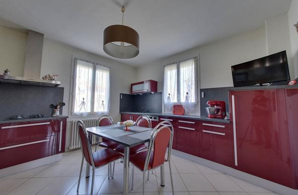 Maison MONTAUBAN Année 30 5 pièce(s) 156 m2