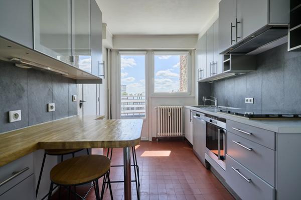 Appartement
         5 pièces
        - 153 m² 388 000 € *