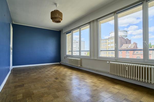 Appartement
         5 pièces
        - 153 m² 388 000 € *