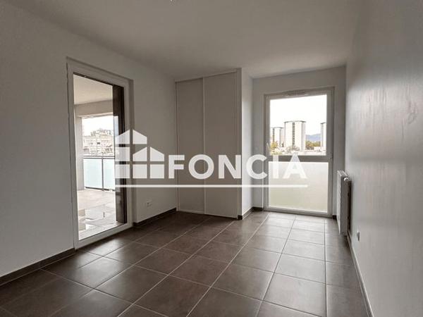 Location Appartement 4 pièces 87.4 m² - 11 RUE COLOMBINE Grenoble 38100