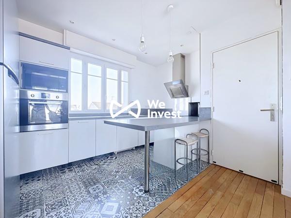 Appartement T2 avec terrasse panoramique et vue Pyrénées en centre-ville de Pau  Situé au 7ᵉ et dernier étage avec ascenseur, en plein cœur du centre-ville de Pau, ce superbe