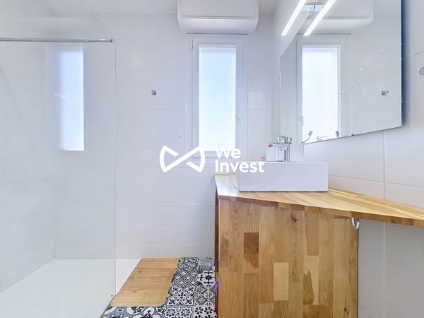 Appartement T2 avec terrasse panoramique et vue Pyrénées en centre-ville de Pau  Situé au 7ᵉ et dernier étage avec ascenseur, en plein cœur du centre-ville de Pau, ce superbe
