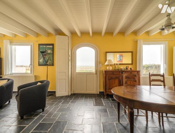 Face mer, maison 4 chambres, garage, jardin