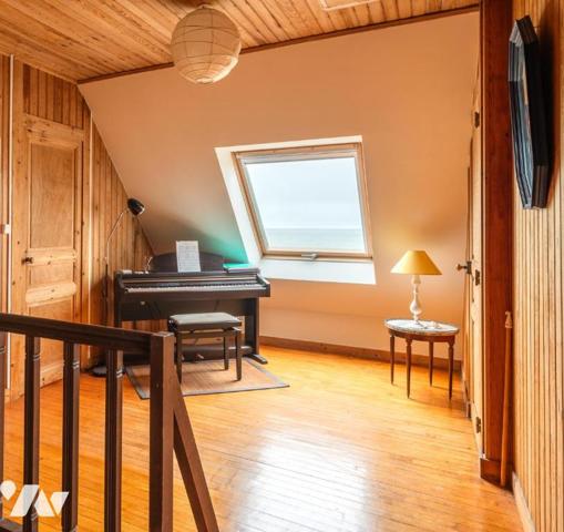 Face mer, maison 4 chambres, garage, jardin