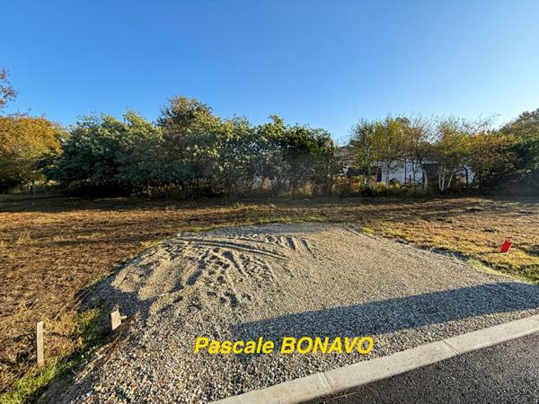 HOURTIN  - TERRAIN VIABILISÉ 773m2  LIBRE CONSTRUCTEUR
