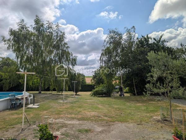 À la recherche d'un bien alliant espace, confort et tranquillité ? Cette belle maison individuelle de 149m2 habitables saura vous séduire dès les premiers instants.
Dès l'entrée, les volumes généreux offrent une atmosphère chaleureuse. Vous découvrirez une entrée, un vaste salon de 44m2, un séjour de 35m2 idéal pour recevoir famille et amis.
La cuisine entièrement aménagée et équipée de 24m2 est un véritable lieu de vie pour partager des moments de convivialité.
Le rez-de-chaussée propose également un espace bureau, une chambre climatisée avec un dressing, une salle de bain et un wc, permettant une vie de plain-pied très appréciable.
À l'étage, deux chambres confortables, une salle d'eau et un wc indépendant.
L'extérieur vous séduira par son terrain clos et arboré de 1935m2 où chacun trouvera son espace de détente. La piscine semi-enterrée promet d'agréables journées estivales.
Le garage de 53m2 répondra à vos besoins de stationnement, de rangement ou d'atelier.
Ce bien est entièrement équipé de double vitrage et volets roulants motorisés avec télécommande assurent un confort optimal au quotidien. 
Le Chauffage est au gaz, complété par un poêle à bois pour une ambiance chaleureuse.