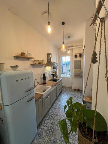 Proche centre, rénové à neuf avec cour extérieure