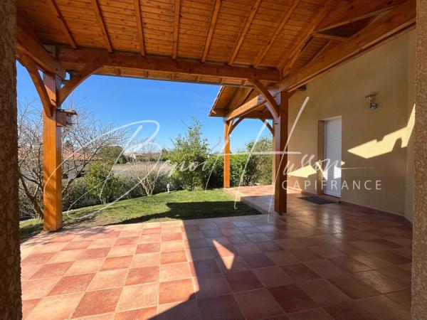 Maison T4 de 168m² de plain-pied avec piscine intérieure et sous-sol