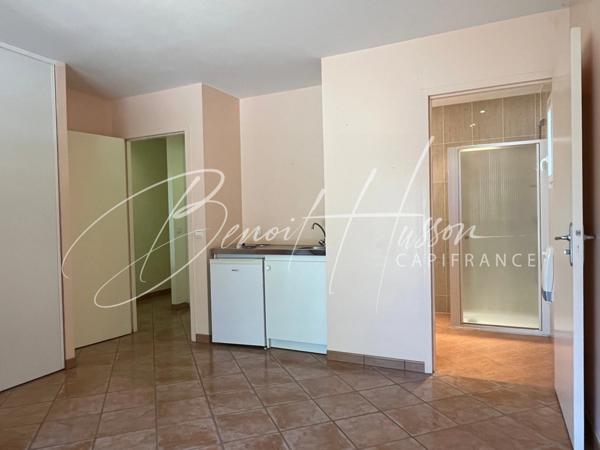 Maison T4 de 168m² de plain-pied avec piscine intérieure et sous-sol