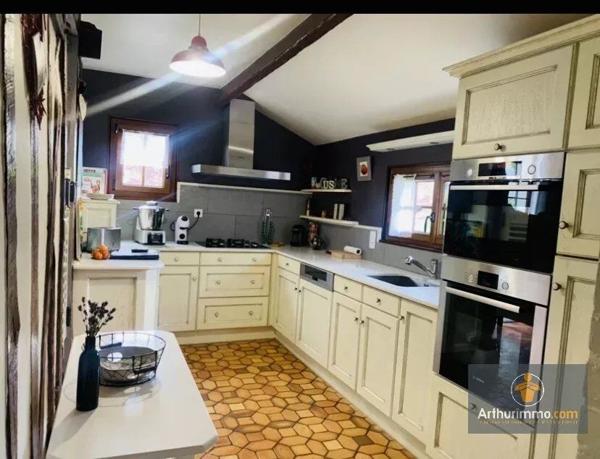 Vente                                                      Maison
                        
                     5 pièces                      140 m2                     à Beauvais