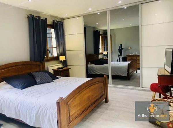 Vente                                                      Maison
                        
                     5 pièces                      140 m2                     à Beauvais
