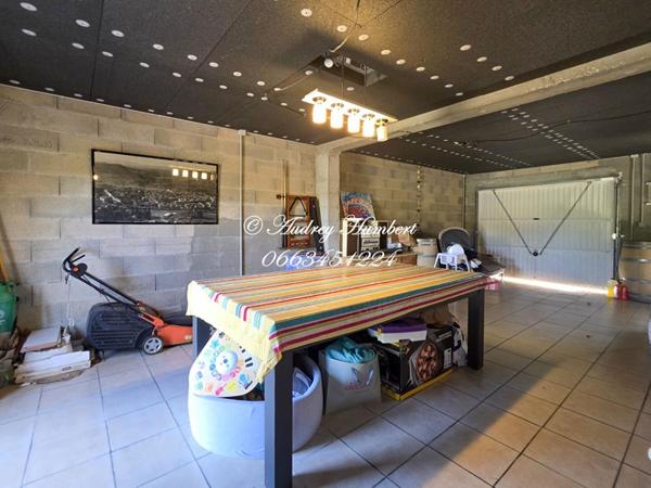 PIERREVERT, environnement paisible pour cette VILLA de 148 m² de bâti  avec piscine sur un joli terrain de 1000 m²