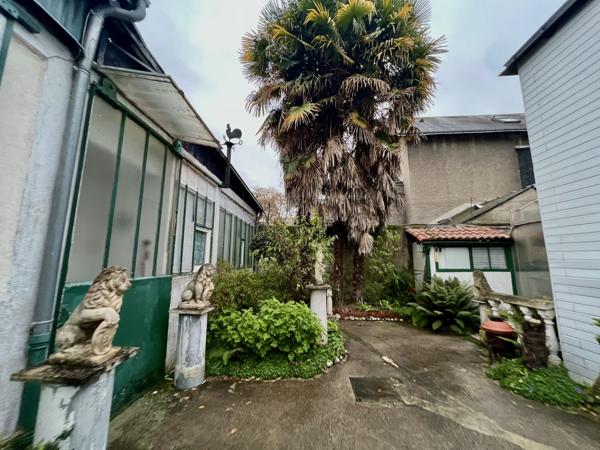 Tours (37000) Charmante maison avec dépendances