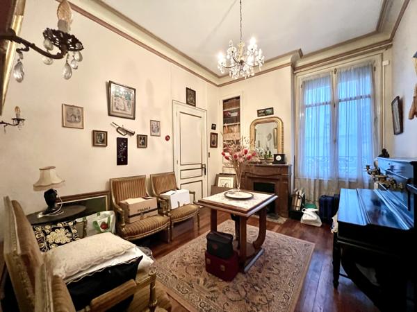 Tours (37000) Charmante maison avec dépendances