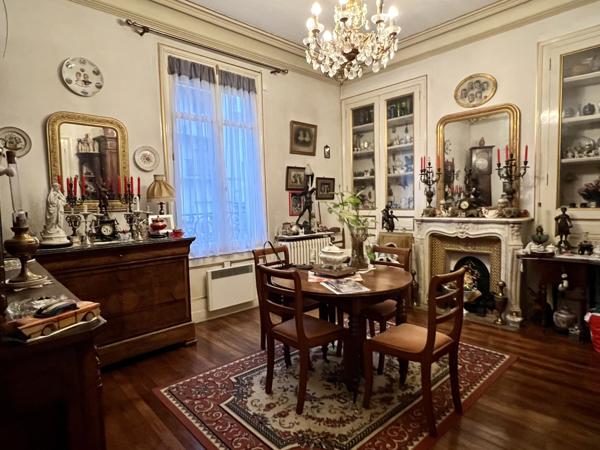 Tours (37000) Charmante maison avec dépendances