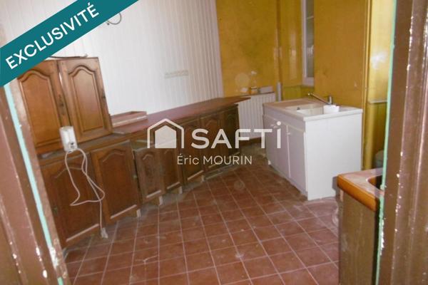 Cette belle maison familial avec beaucoup de potentiel.