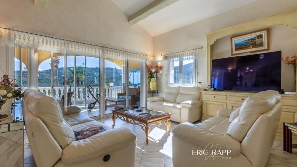 Villa offrant une belle vue mer + F3 indépendant