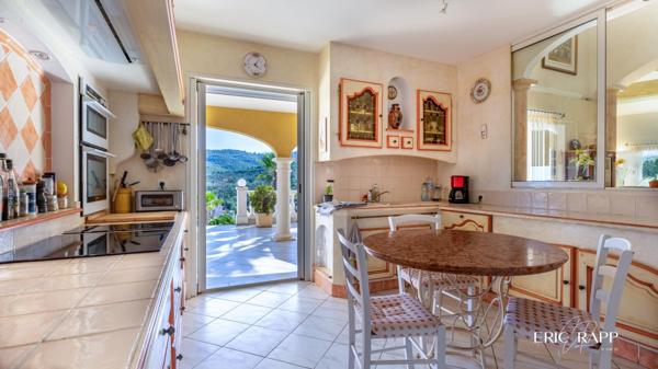 Villa offrant une belle vue mer + F3 indépendant