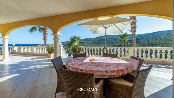 Villa offrant une belle vue mer + F3 indépendant