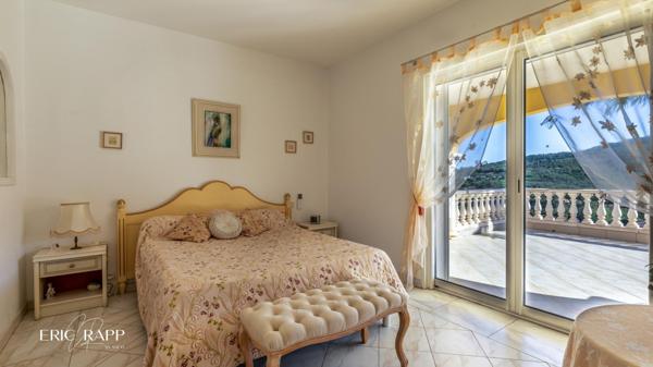 Villa offrant une belle vue mer + F3 indépendant