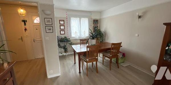 A vendre - Châlons-en-Champagne - Maison T6 de 97 m² 

Secteur Croix Jean-Robert, à proximité...