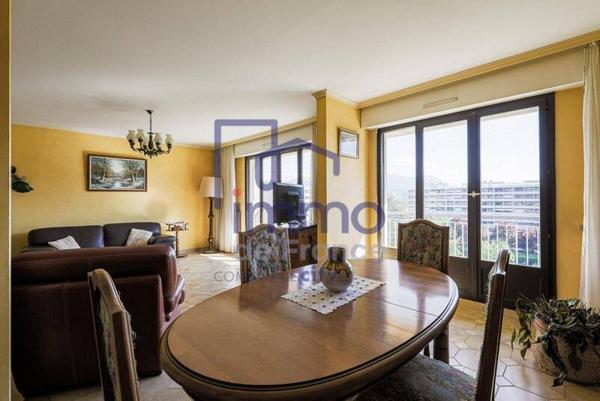 Appartement 5 pièces                                        - 38130 Échirolles Réf : 21634-IMMODEFRANCE69