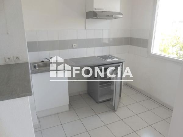 Location Appartement 2 pièces 41.2 m² - 2 RUE COLETTE BESSON Roquettes 31120