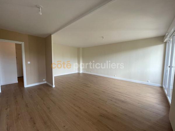 Vente
                Appartement80 m² - 4 Pièces -
                    CENON (33150)