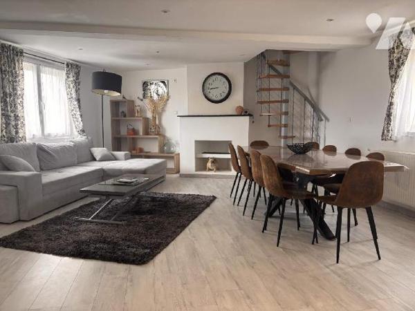 BAISSE DE PRIX :
A VENDRE à CAYEUX SUR MER, à proximité de la Mer, sympathique maison rénovée,...