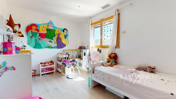 Belle Vue sur les montagnes, garage et piscine